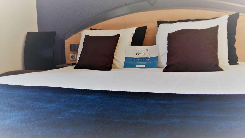 Hotel Kyriad Brive Ouest Стая снимка